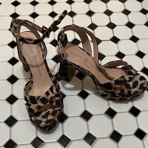 Chinese Laundry Thorie leopard heels size 6